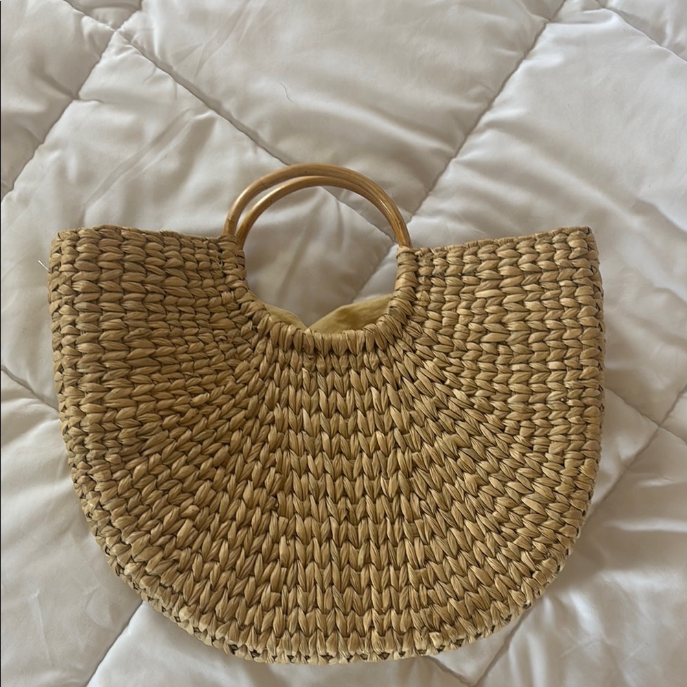 Natural Woven Handbag with Wooden Handles